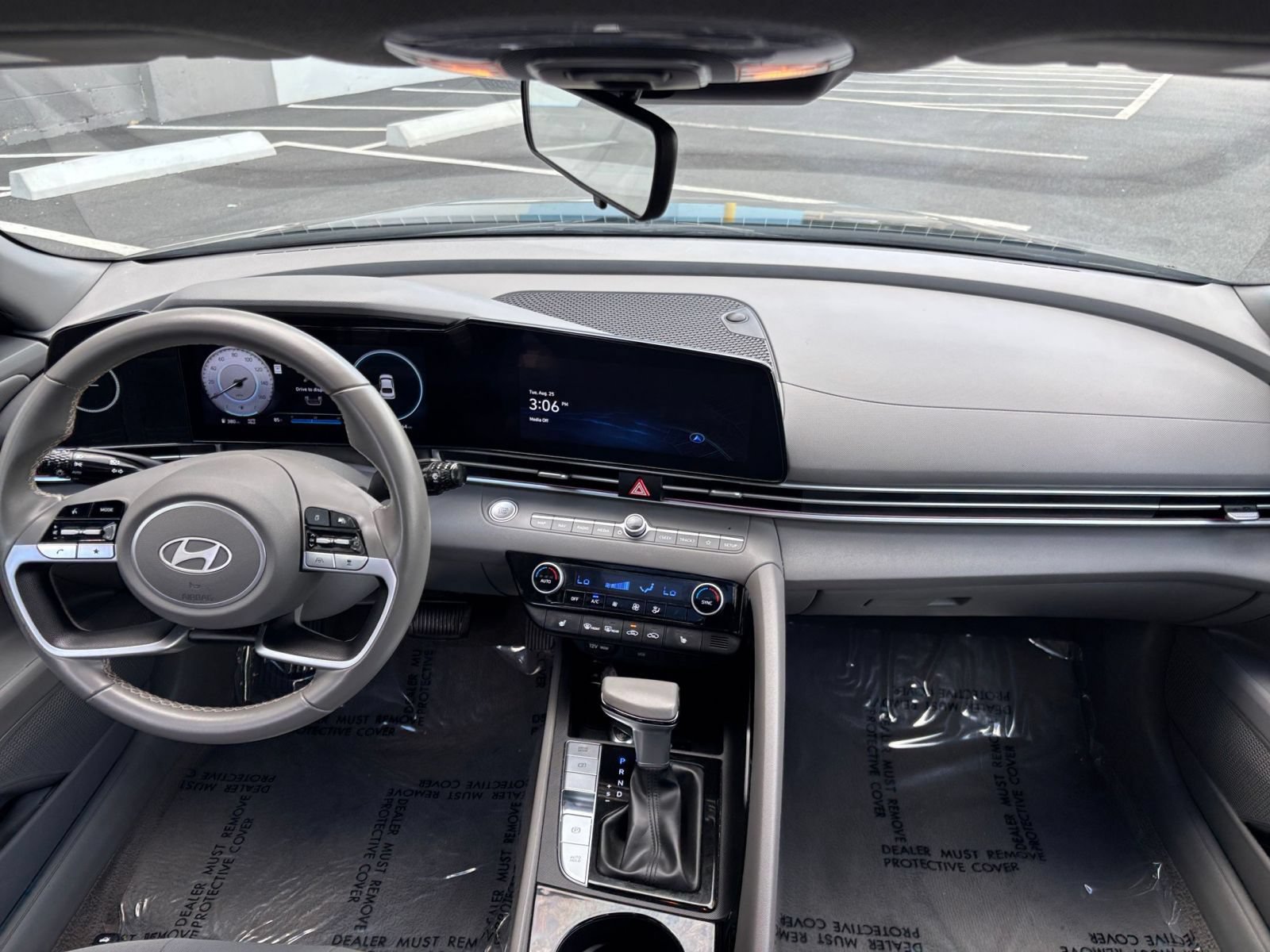 Used 2025 Hyundai Elantra SEL FWD image 30