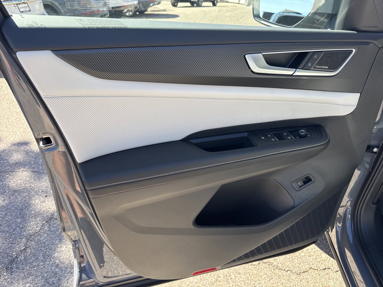 New 2026 Volkswagen Atlas Cross Sport SEL Premium R-Line image 13