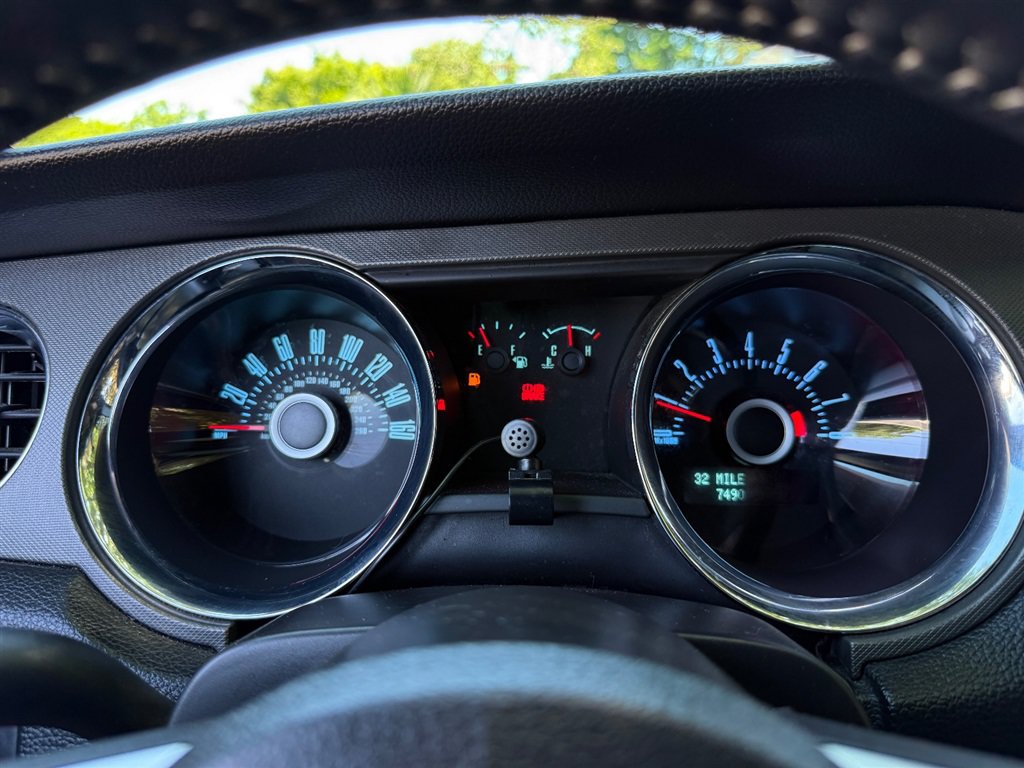 Used 2013 Ford Mustang Coupe RWD image 40