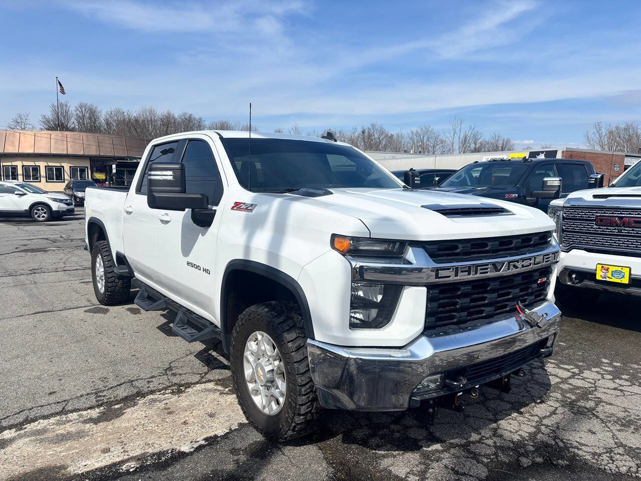 Used 2022 Chevrolet Silverado 2500 LT w/ Convenience Package image 2