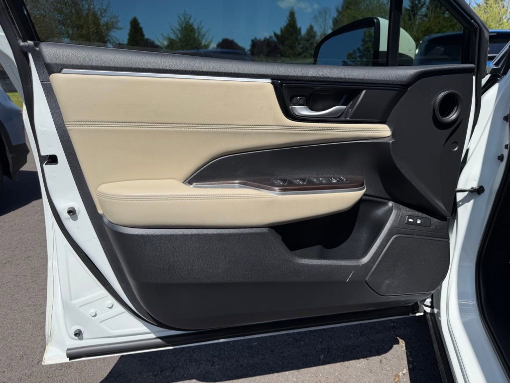 Used 2019 Honda Clarity Plug-In Hybrid image 11