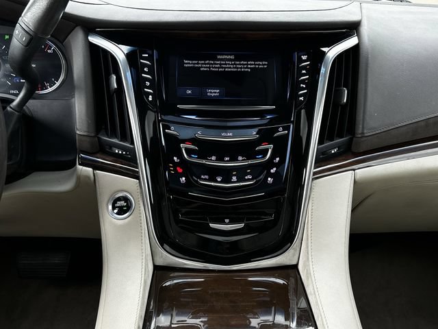 Used 2017 Cadillac Escalade Luxury RWD image 14