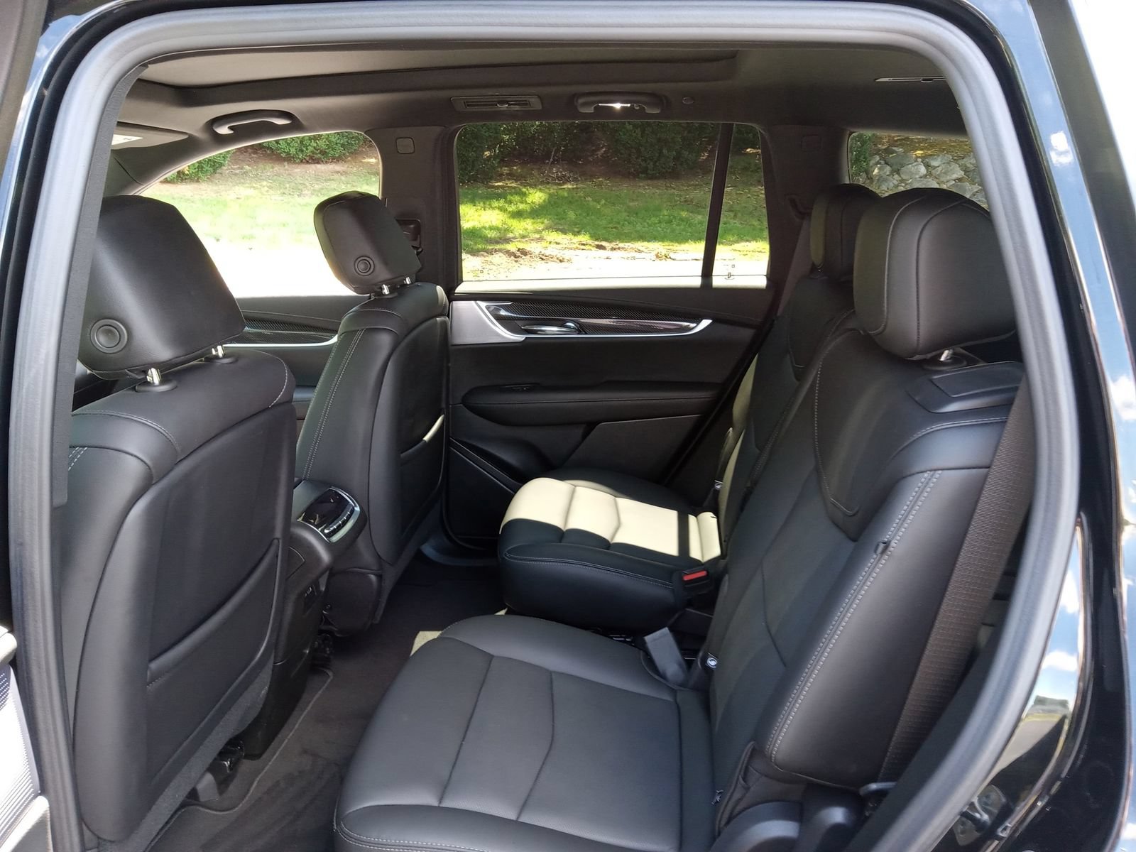 Used 2024 Cadillac XT6 Sport w/ LPO, ONYX Package AWD/4WD image 26