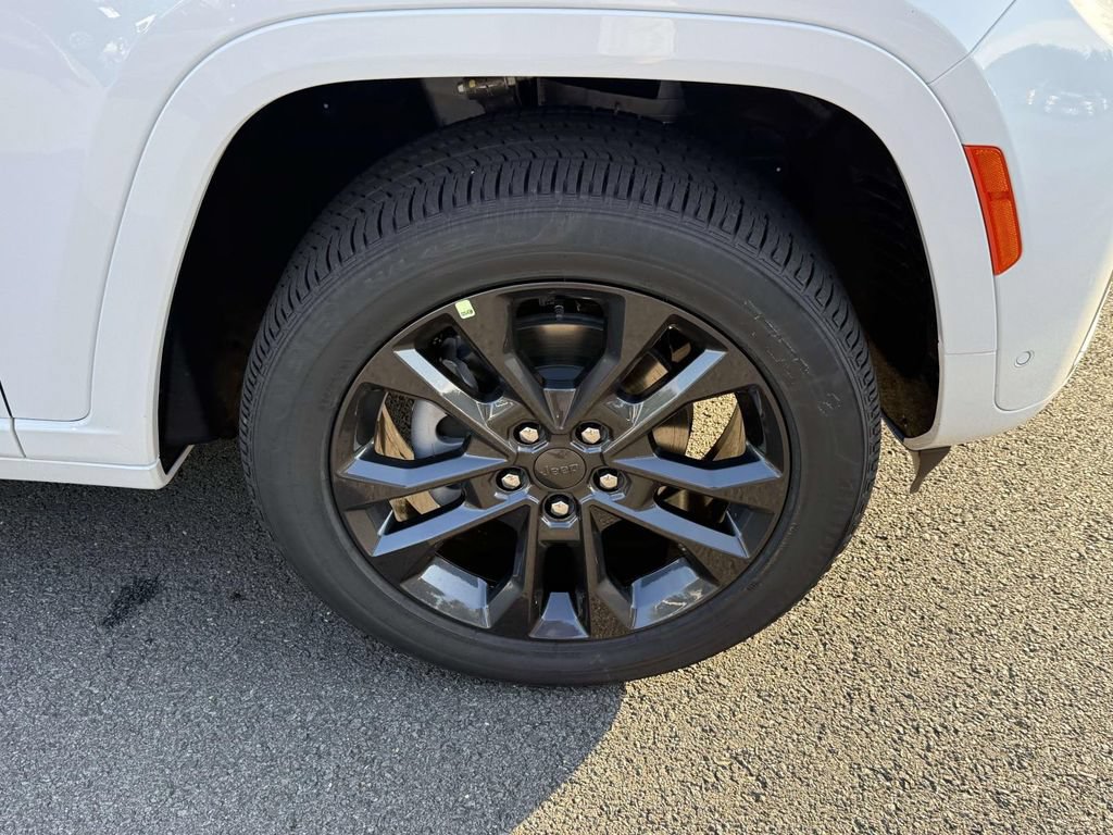 New 2026 Jeep Grand Cherokee Limited AWD/4WD image 12