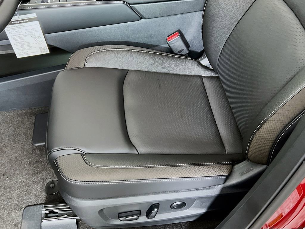 New 2026 Nissan Pathfinder SL image 17
