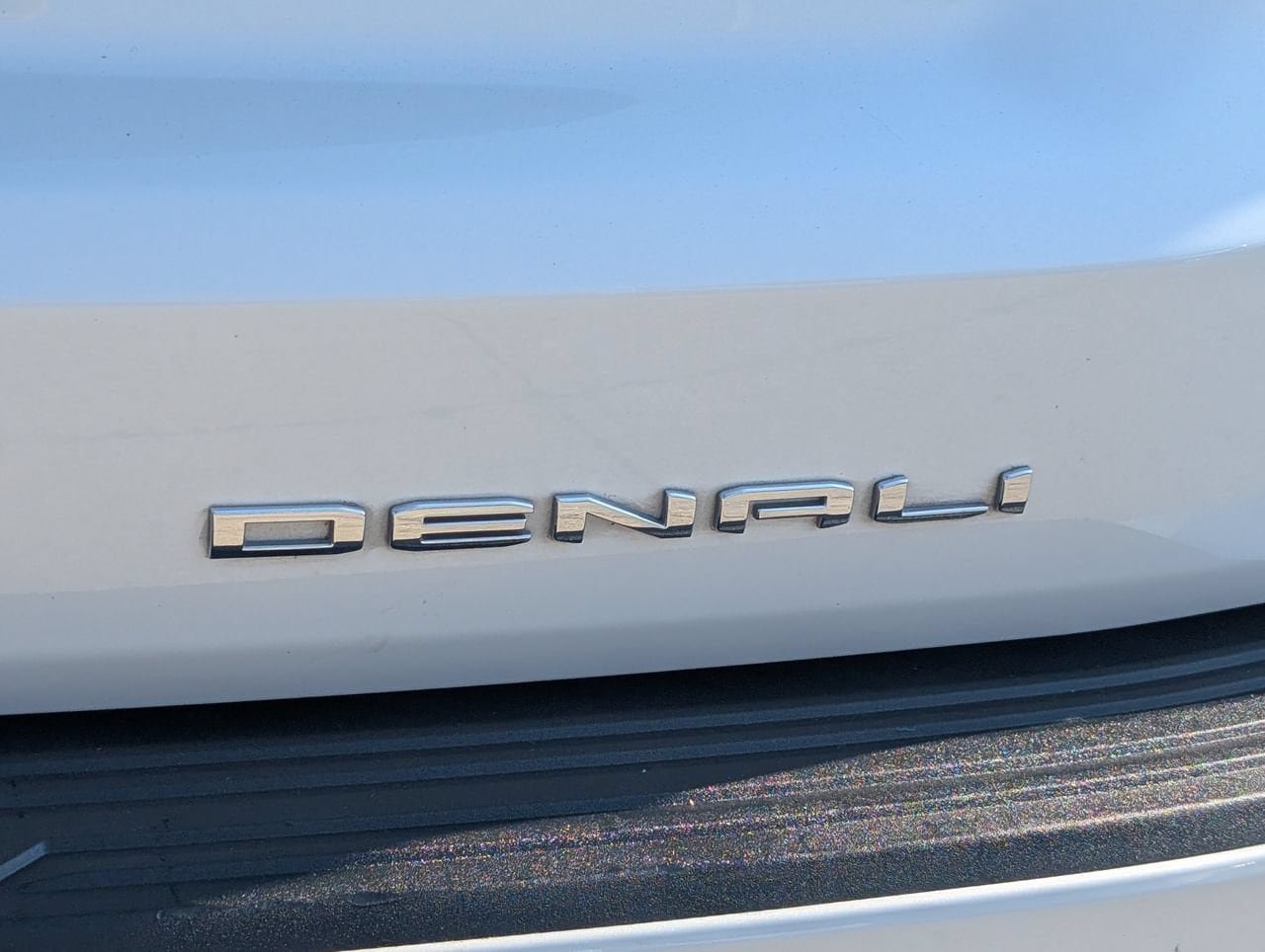 Used 2023 GMC Yukon Denali Ultimate AWD/4WD image 8