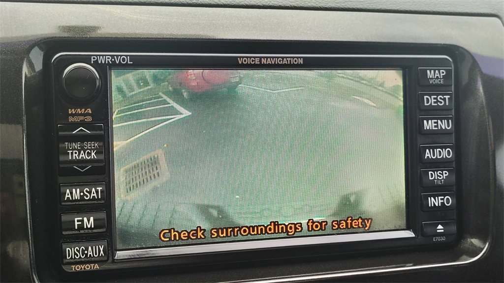 Used 2011 Toyota Tundra 4x4 CrewMax image 22