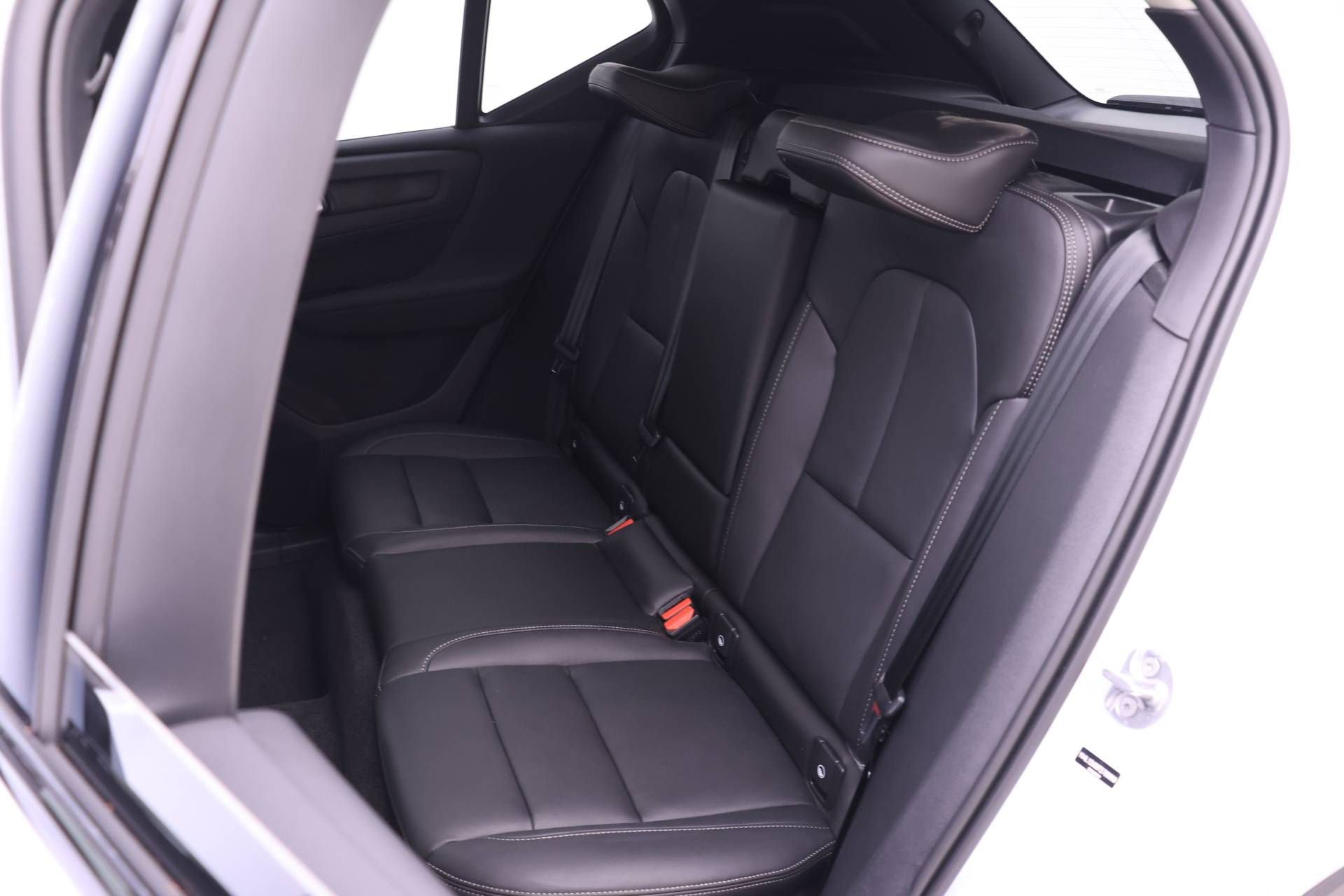 New 2026 Volvo XC40 B5 Plus AWD/4WD image 15