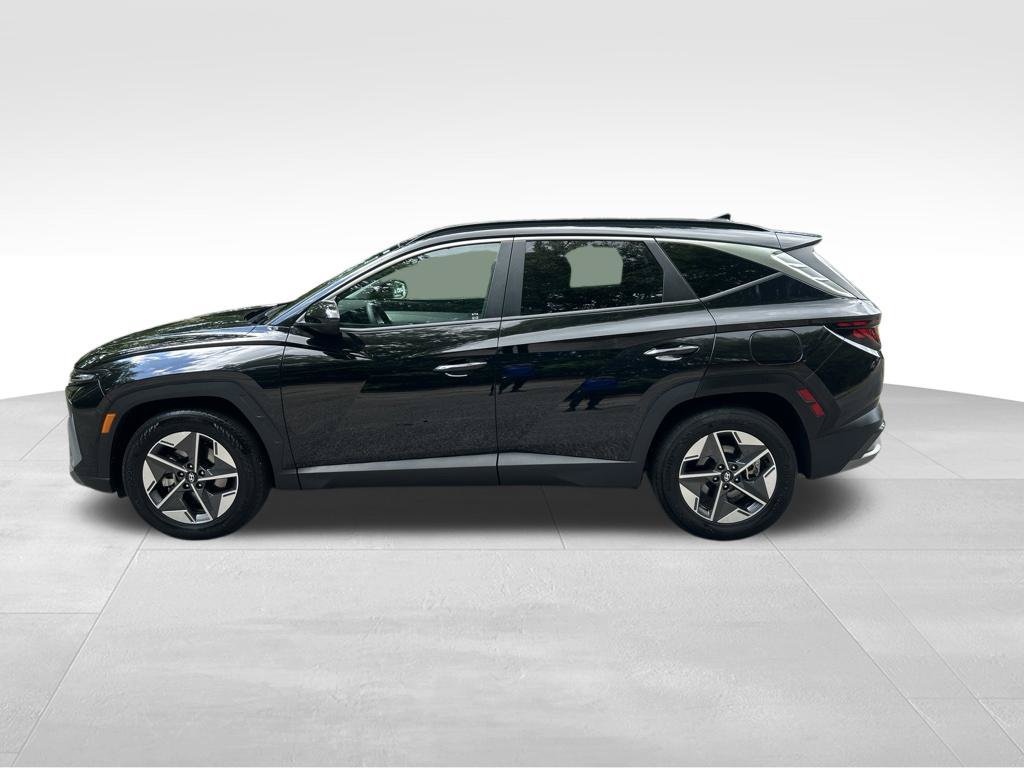 Used 2025 Hyundai Tucson SEL FWD image 2