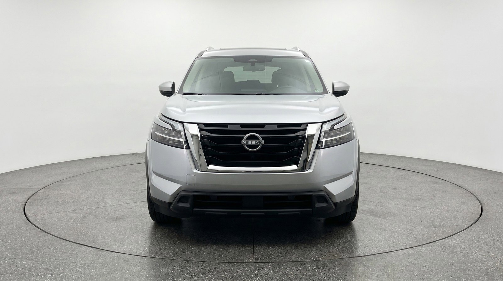 Used 2025 Nissan Pathfinder SV FWD image 2