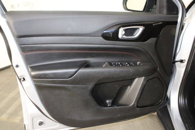 Used 2024 Jeep Compass Trailhawk AWD/4WD image 18
