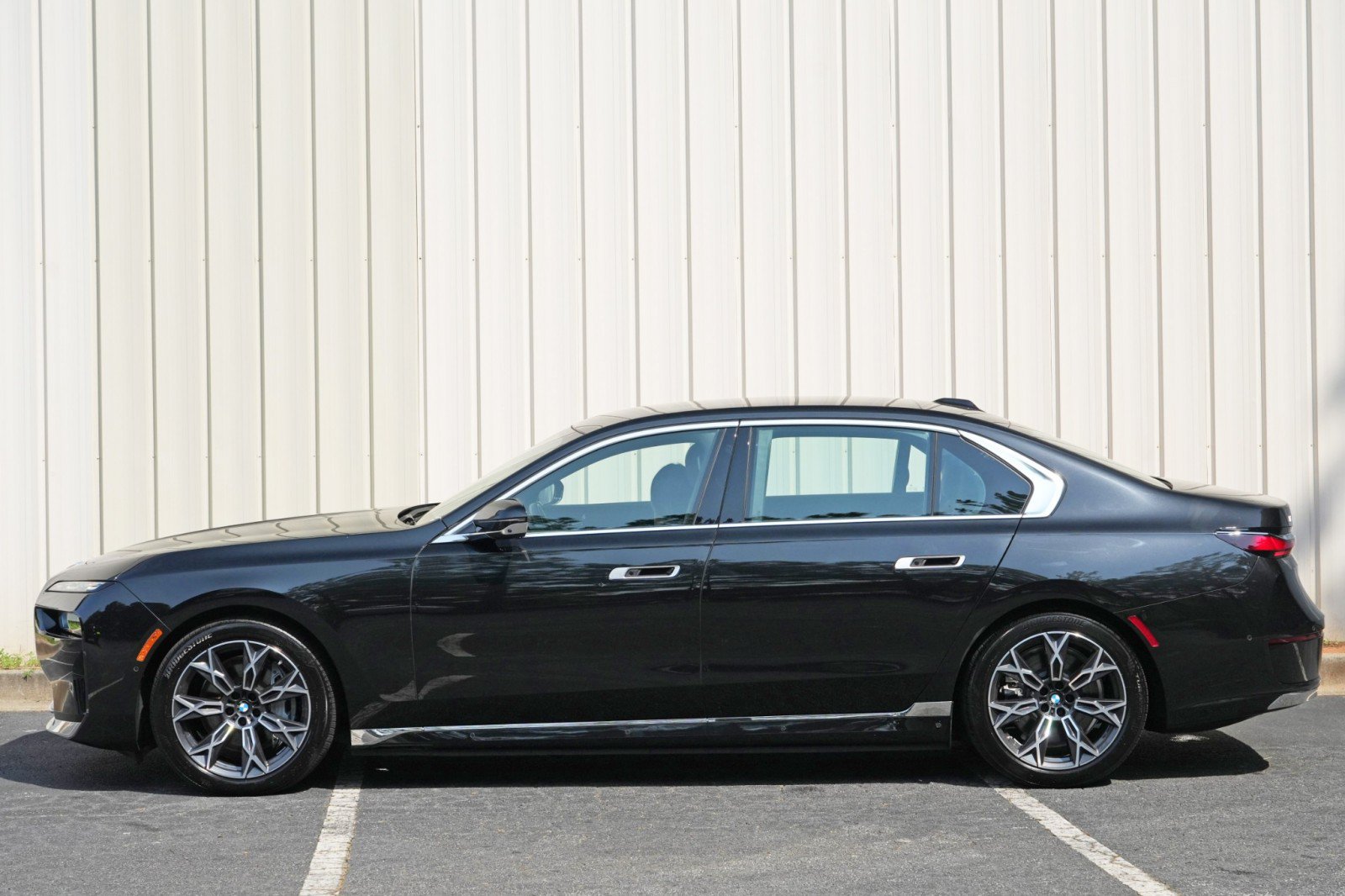 Used 2025 BMW i7 xDrive60 w/ Executive Package AWD/4WD image 62