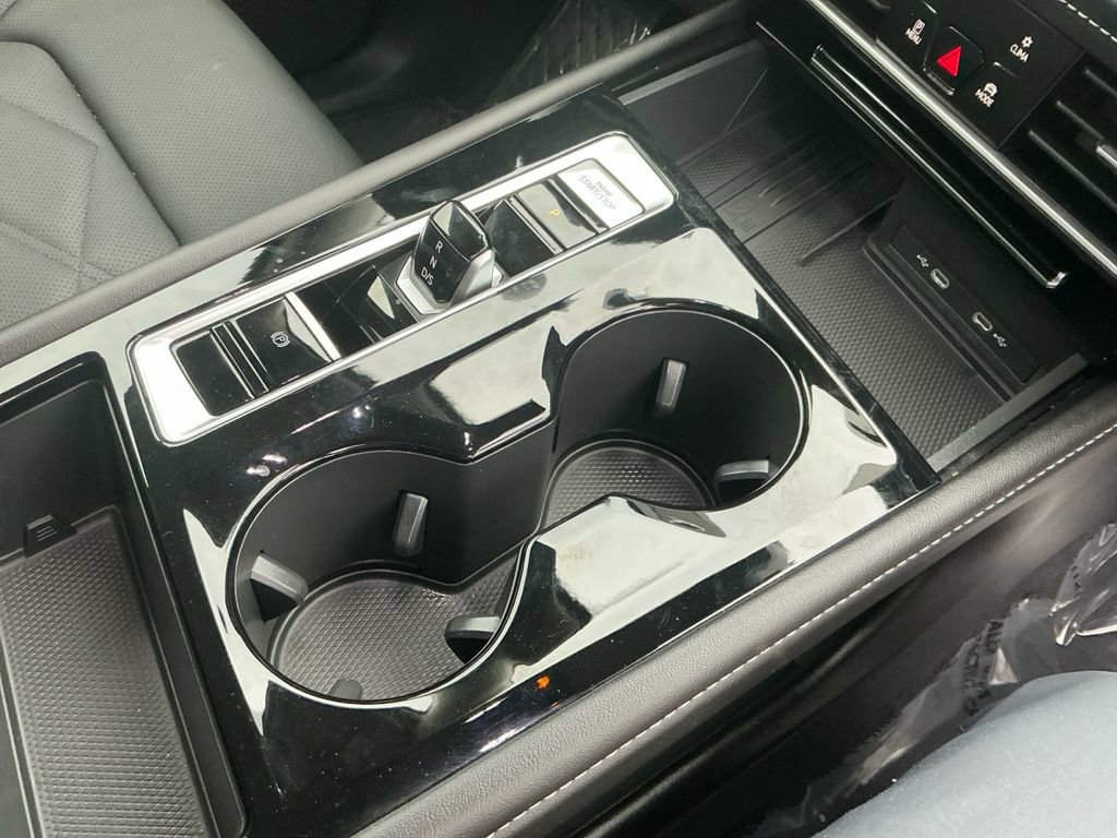 Used 2025 Volkswagen Atlas SE image 19