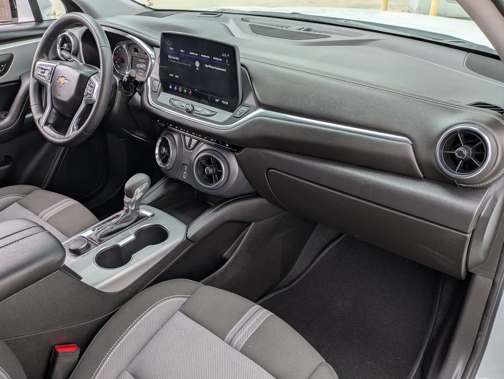 Used 2025 Chevrolet Blazer LT AWD/4WD image 28