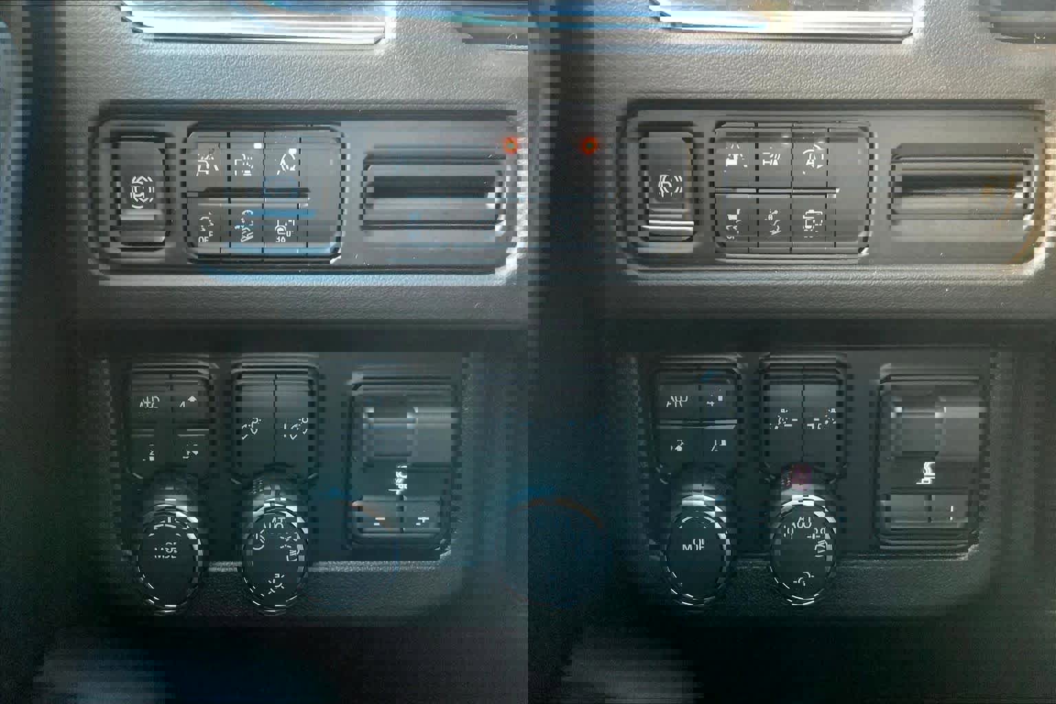 Certified 2024 Chevrolet Tahoe Z71 w/ Luxury Package AWD/4WD image 35