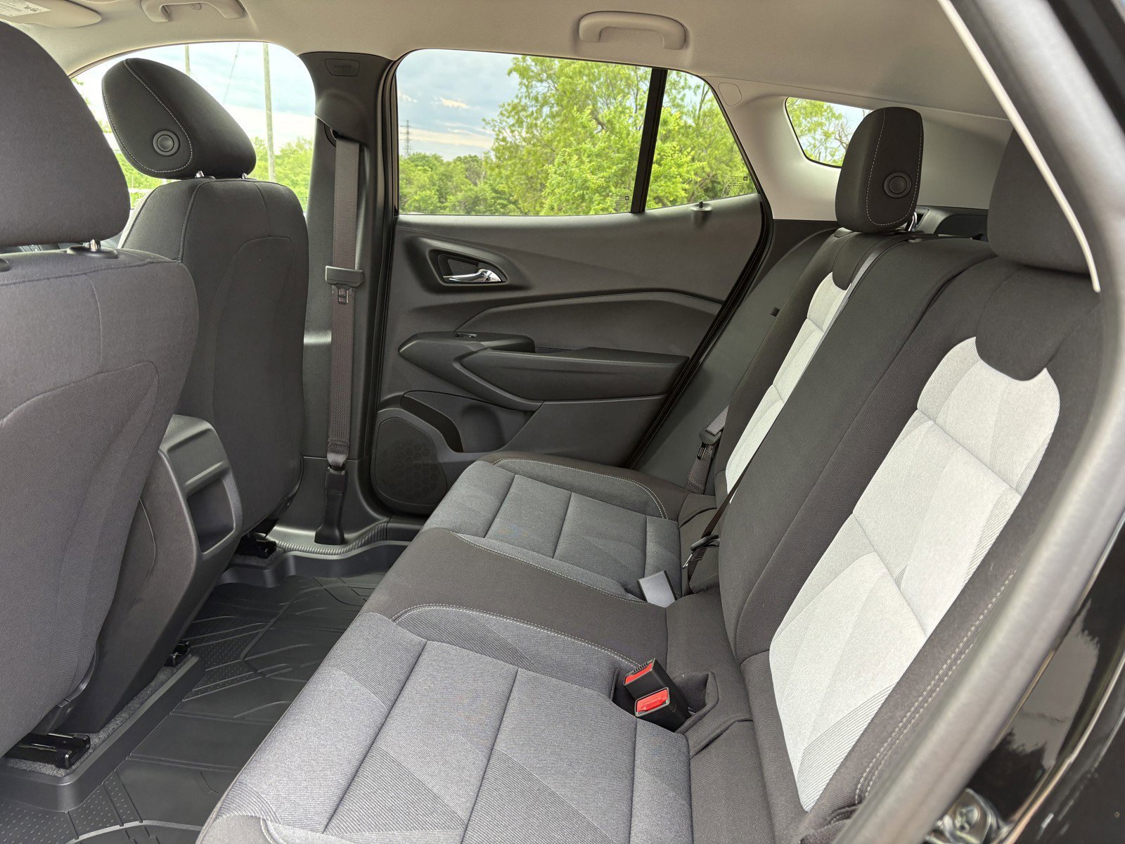 New 2026 Chevrolet Trax LS w/ LS Convenience Package FWD image 12