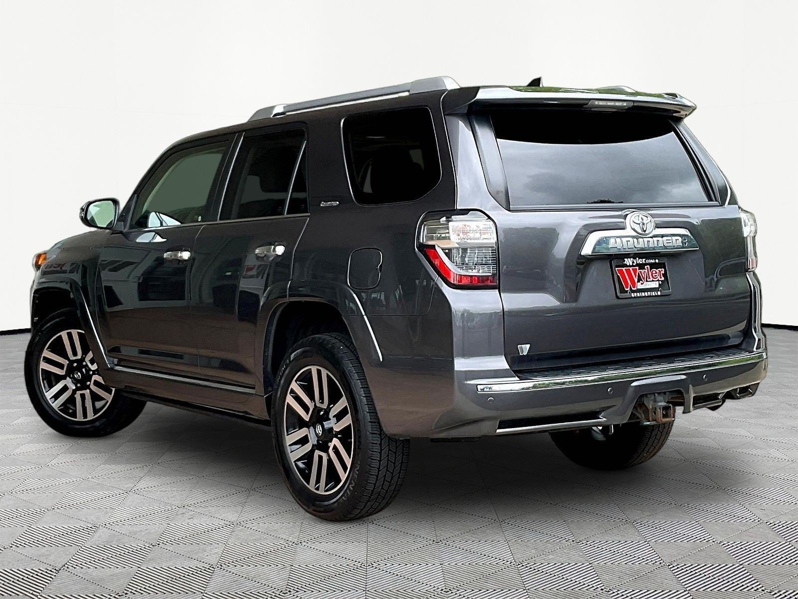 Used 2020 Toyota 4Runner Limited AWD/4WD image 4
