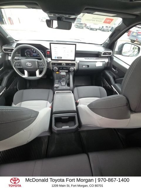 Used 2025 Toyota Tacoma TRD Off-Road AWD/4WD image 15