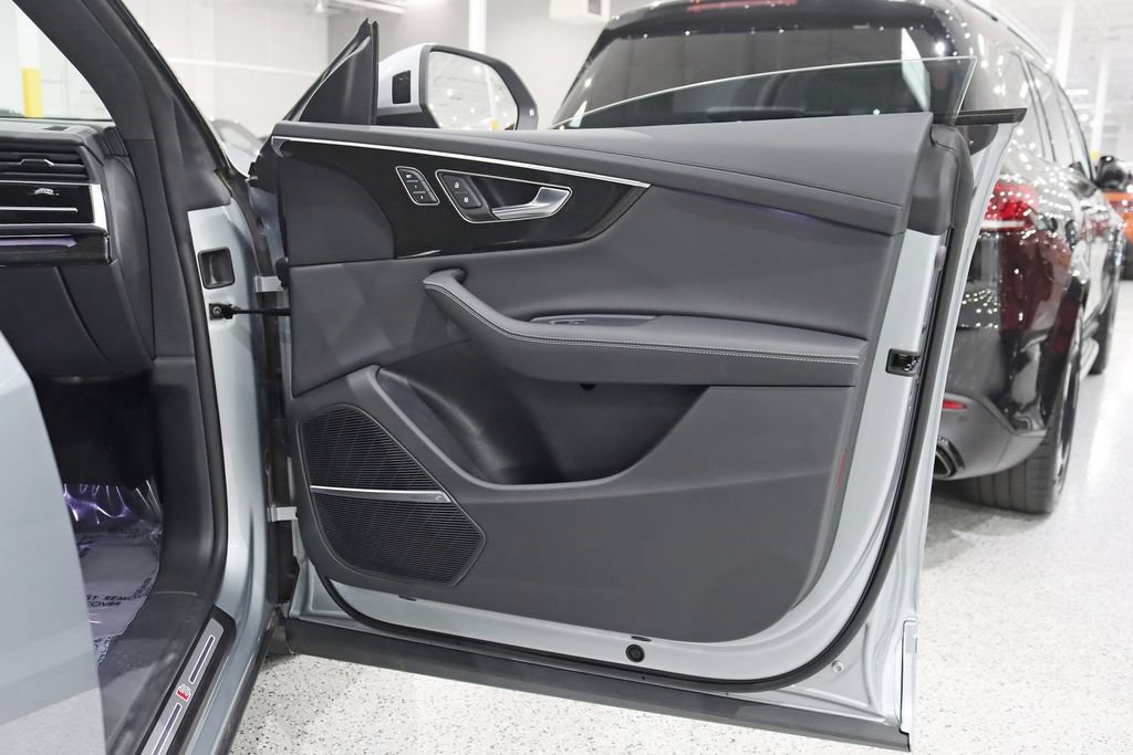Used 2025 Audi Q8 Prestige AWD/4WD image 38