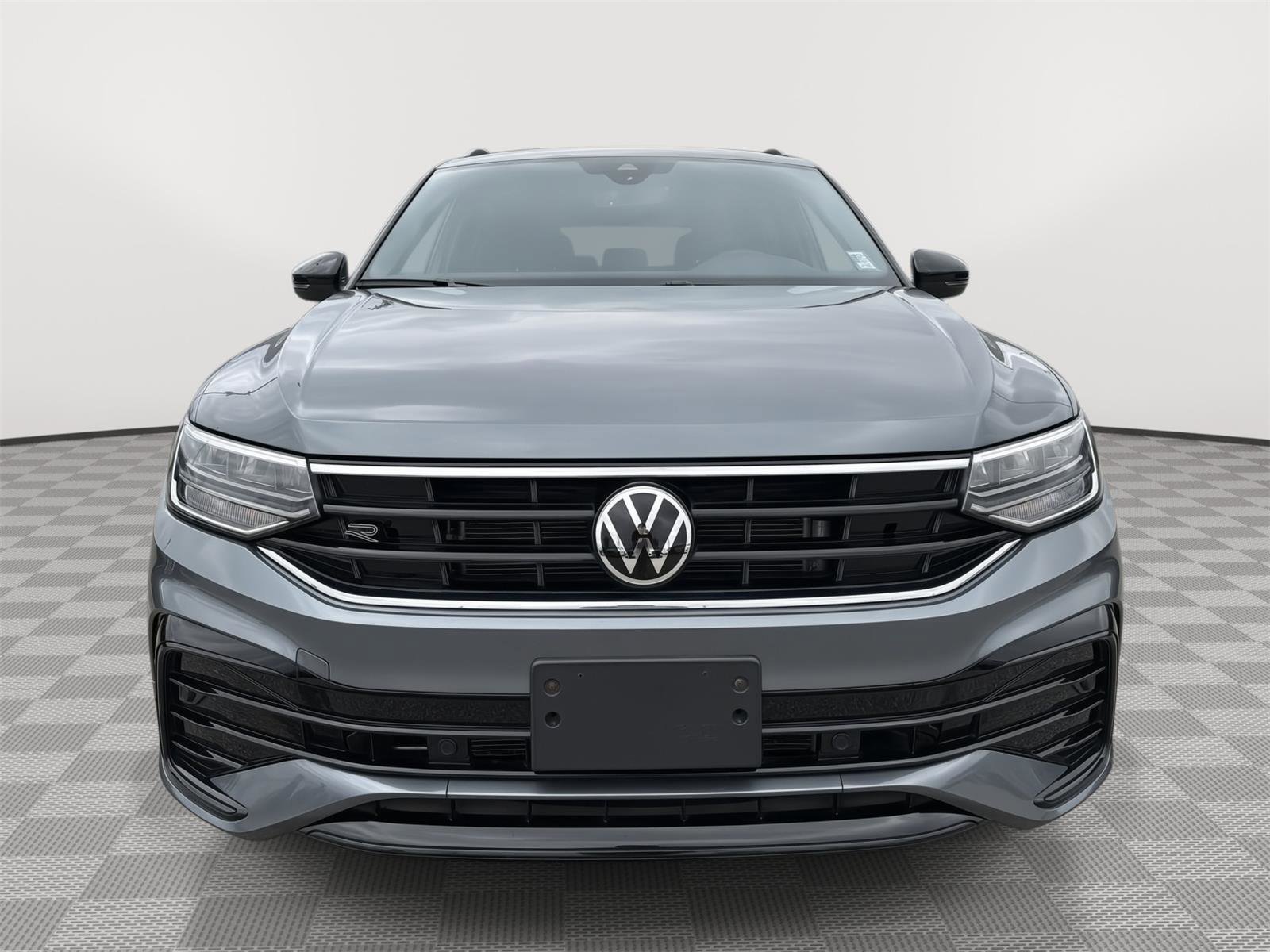 Used 2022 Volkswagen Tiguan SE R-Line FWD image 7