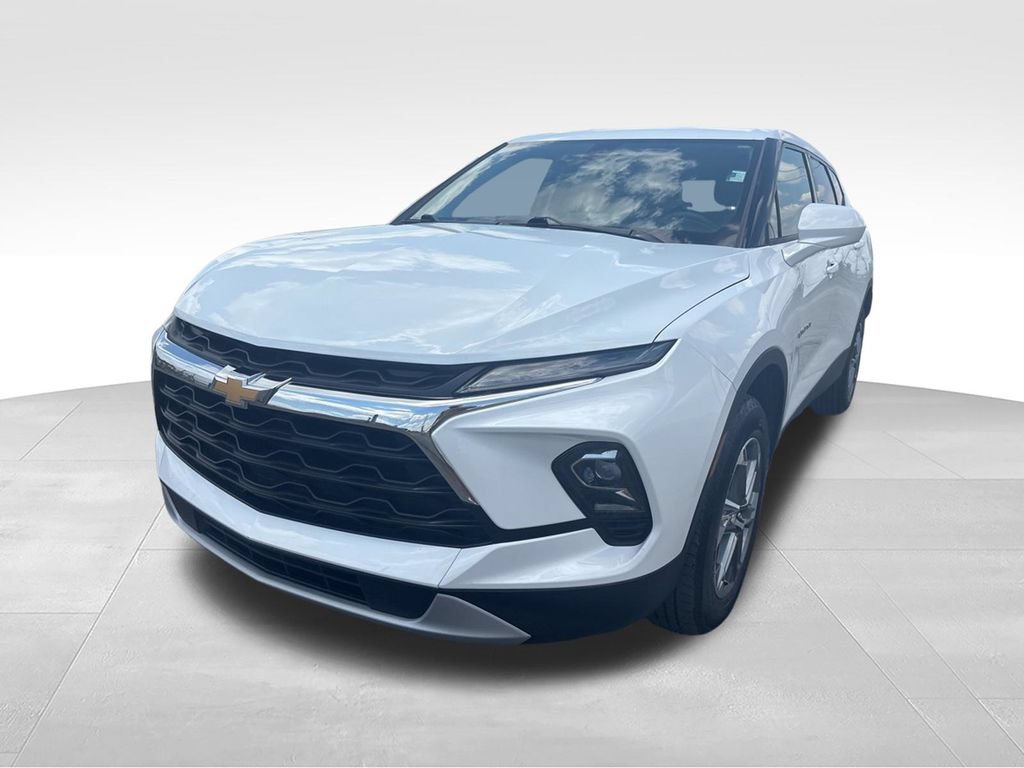 Used 2025 Chevrolet Blazer LT FWD image 7