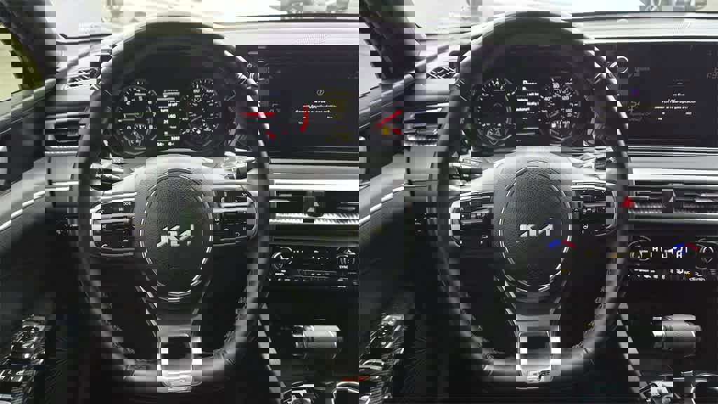 Used 2022 Kia K5 GT-Line image 12