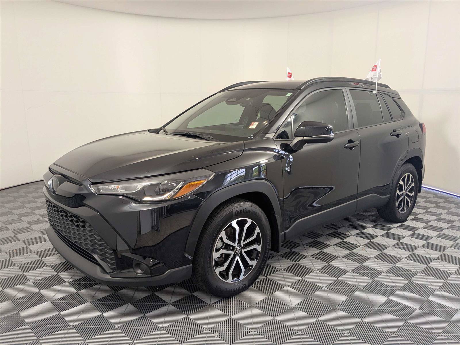 Used 2024 Toyota Corolla Cross AWD Hybrid image 2
