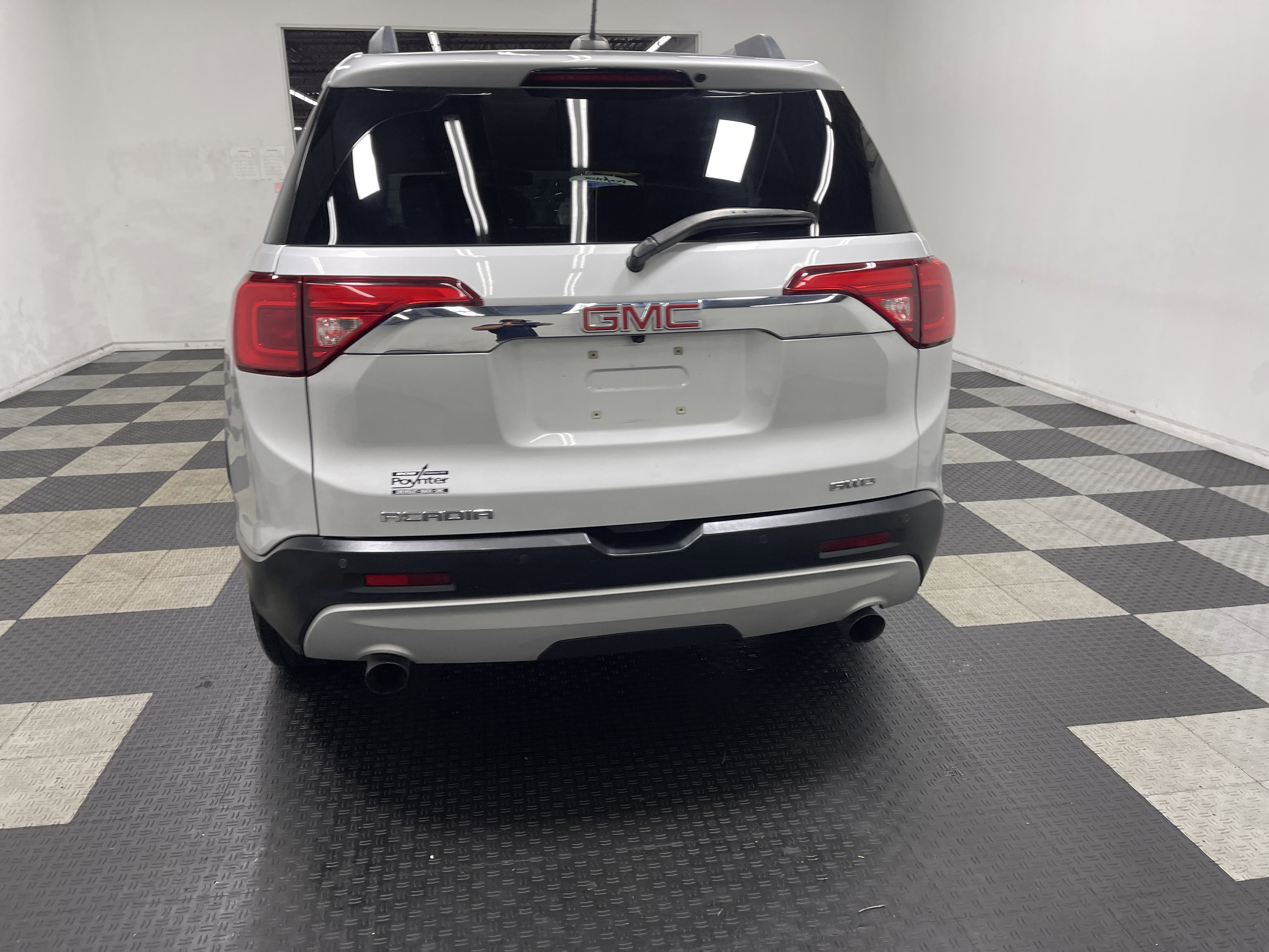 Used 2019 GMC Acadia SLT AWD/4WD image 3