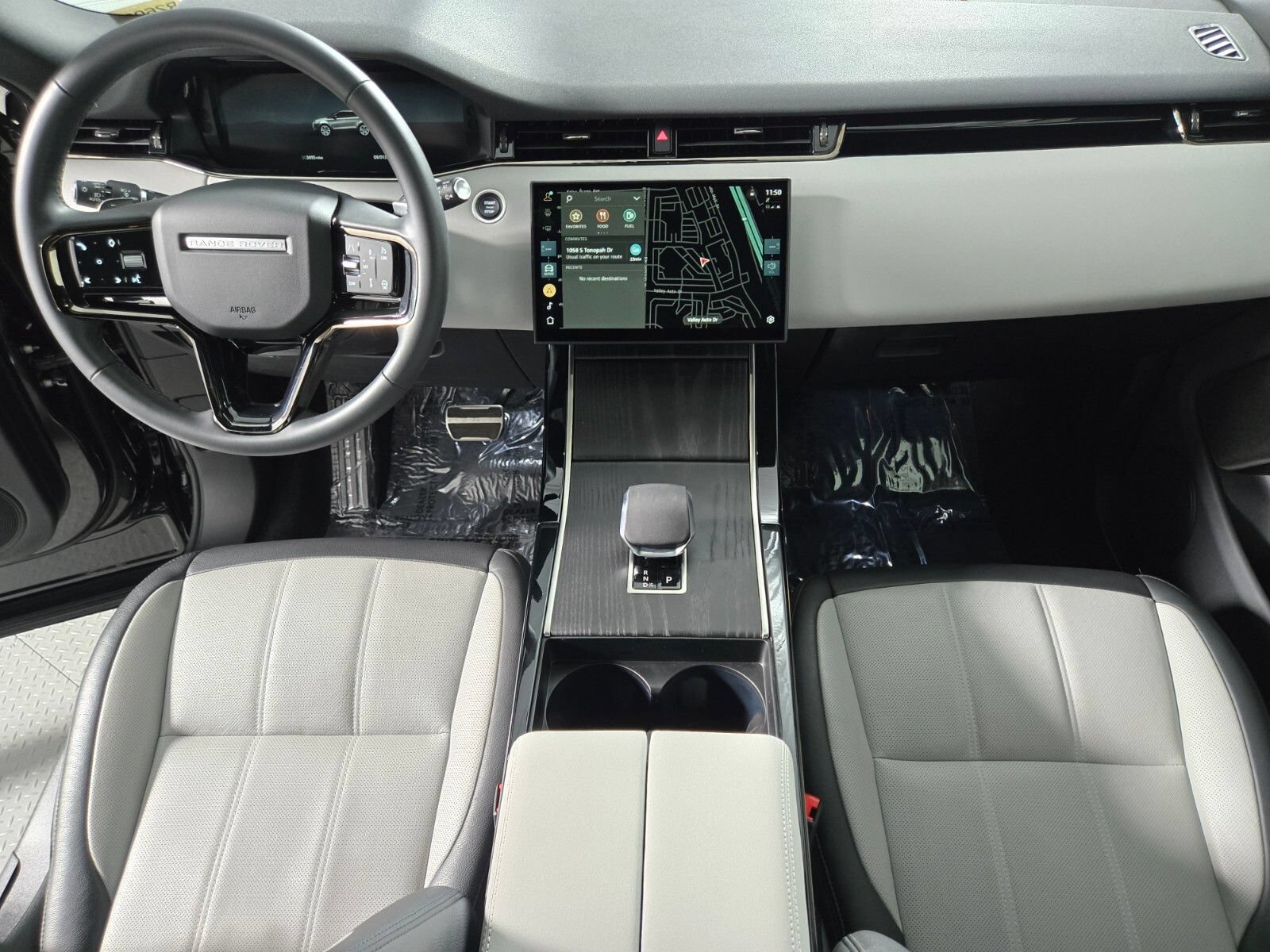 Used 2026 Land Rover Range Rover Evoque Dynamic SE AWD/4WD image 4