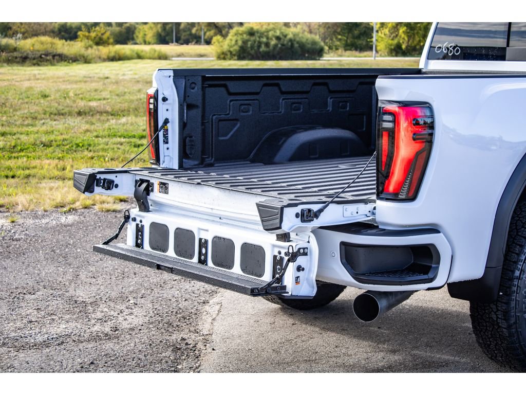 New 2026 GMC Sierra 2500 AT4 w/ AT4 Premium Plus Package image 15