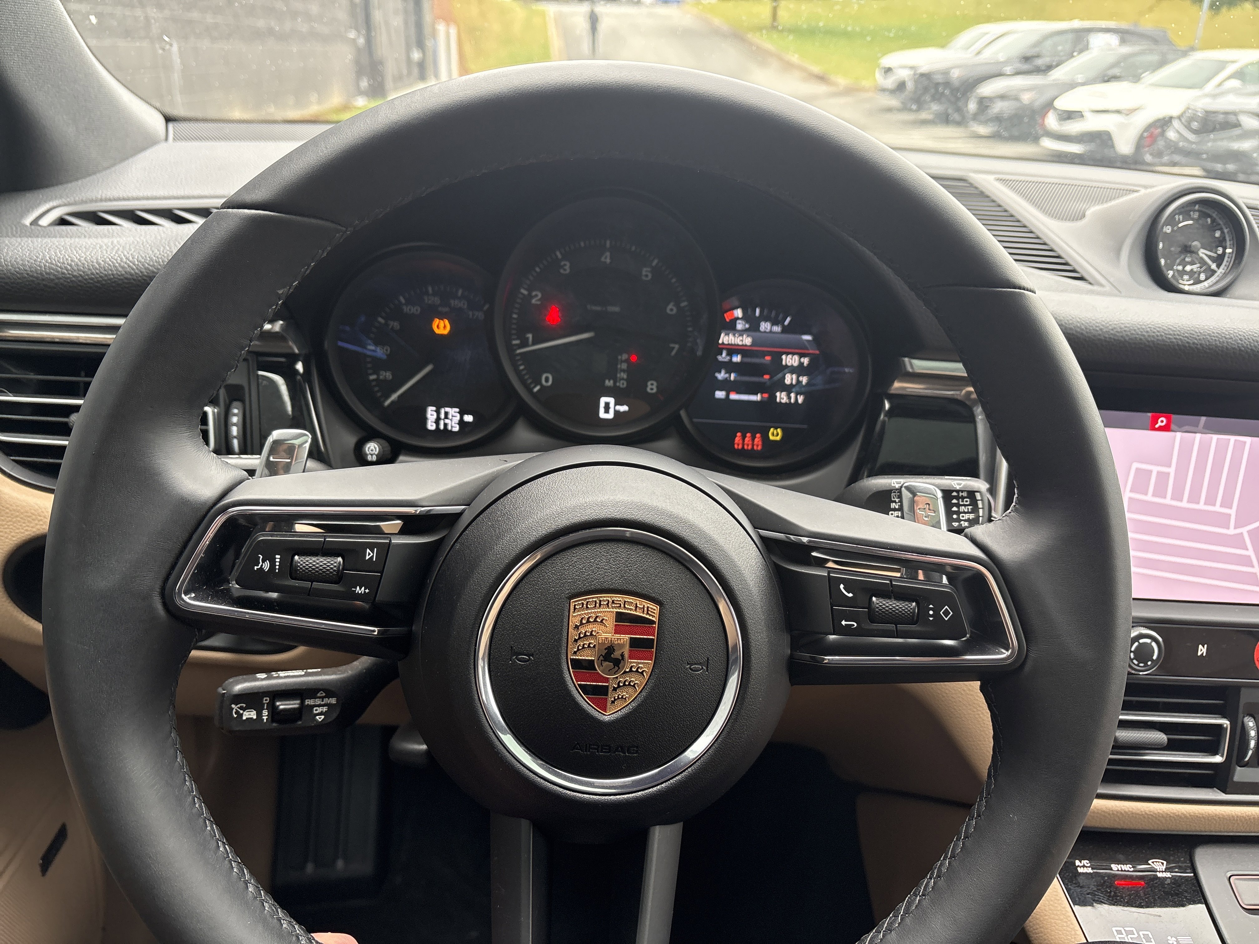 Certified 2025 Porsche Macan image 16