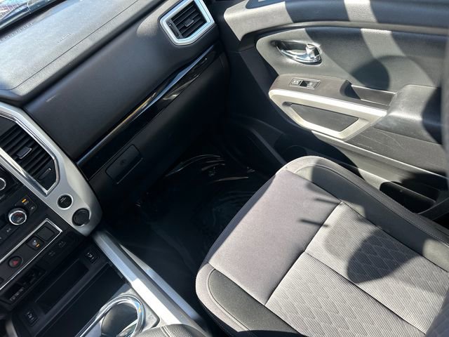Used 2021 Nissan Titan SV w/ SV Convenience Package image 22