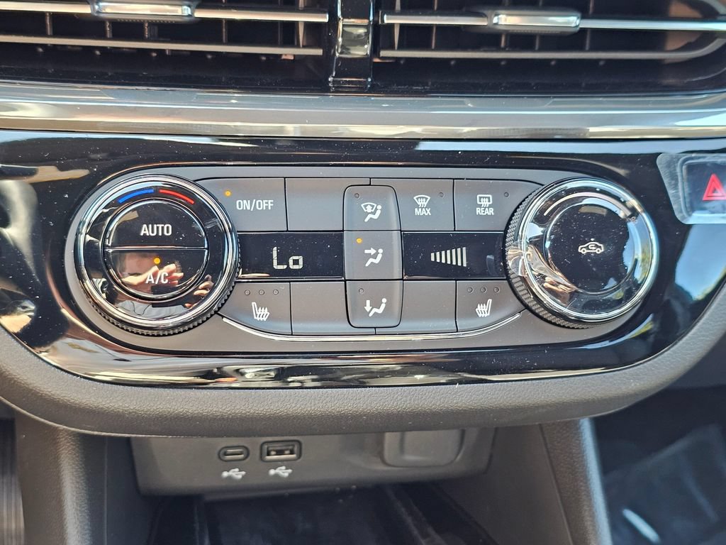 New 2026 Buick Envista Sport Touring w/ Convenience I Package FWD image 30
