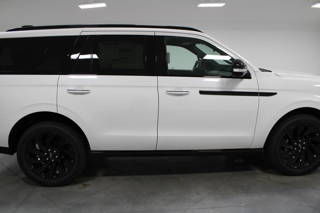 New 2025 Lincoln Navigator Reserve w/ Jet Appearance Package image 10