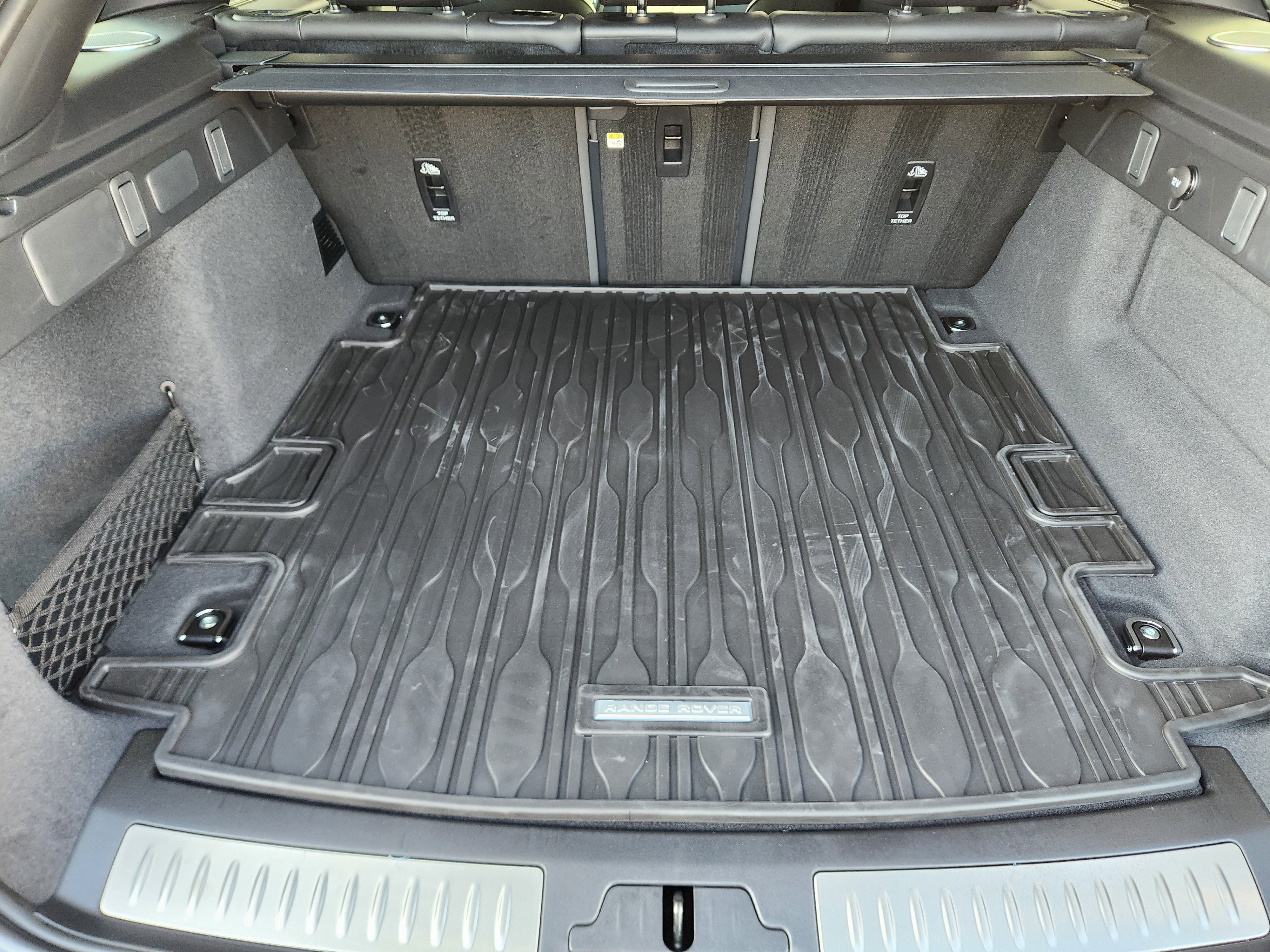 New 2026 Land Rover Range Rover Velar Dynamic SE image 32
