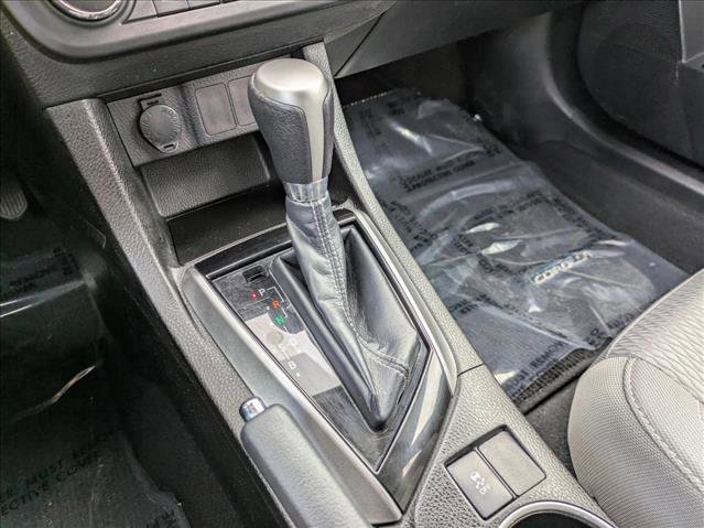 Used 2015 Toyota Corolla LE image 12