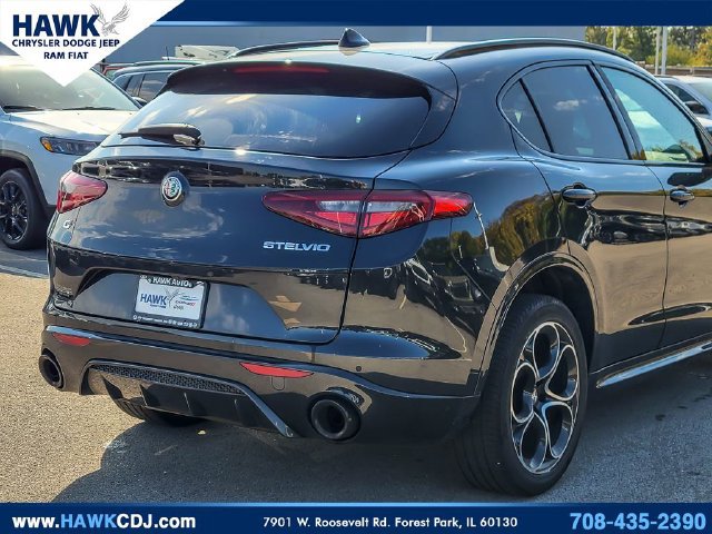 Used 2023 Alfa Romeo Stelvio Veloce AWD/4WD image 6