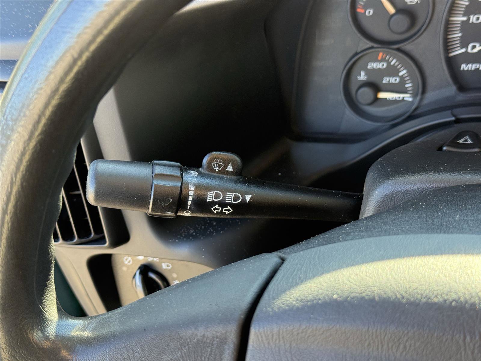 Used 2005 Chevrolet Express 3500 Extended image 20