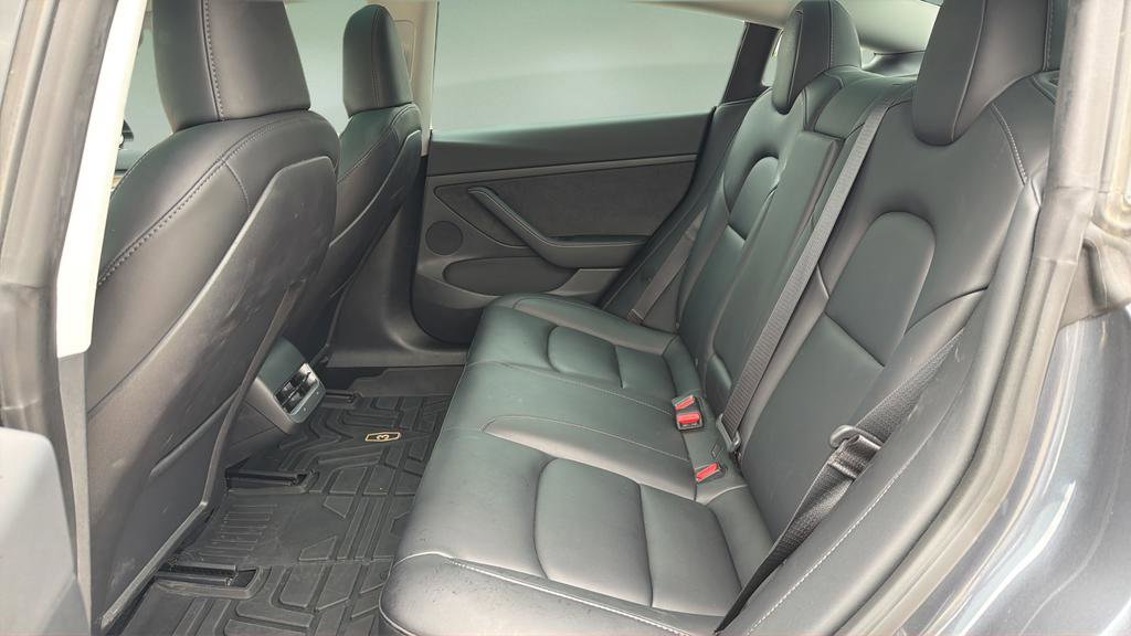 Used 2023 Tesla Model 3 Standard Range image 16