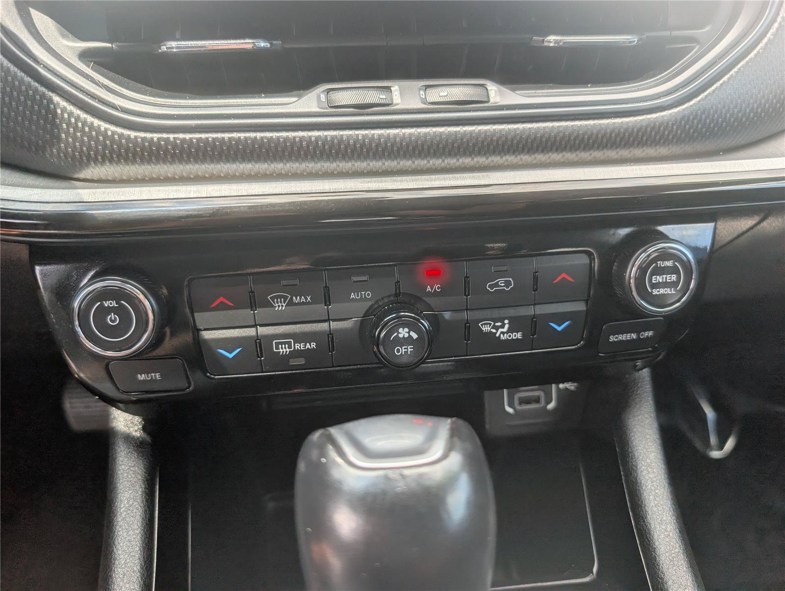 Used 2022 Jeep Compass Trailhawk w/ Trailhawk Convenience Group AWD/4WD image 30