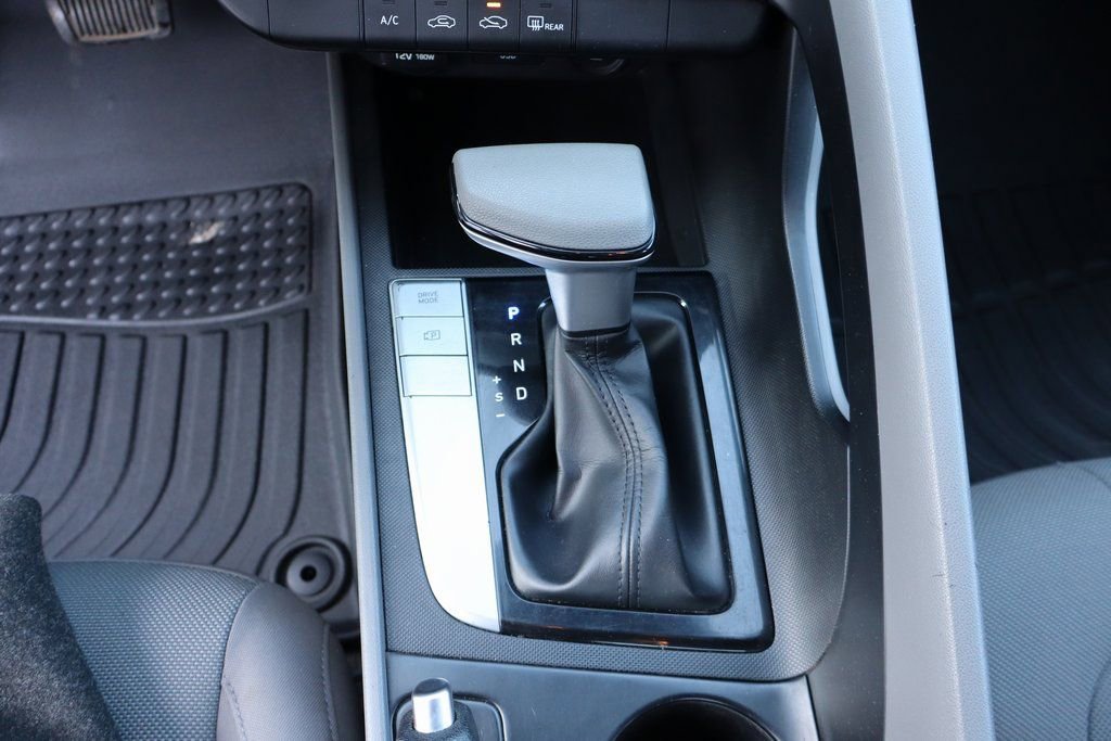 Used 2021 Hyundai Elantra SE image 13
