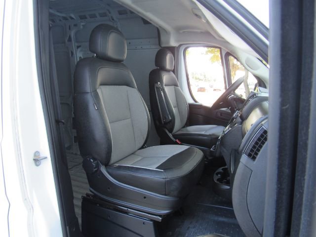 Used 2025 RAM ProMaster 2500 w/ Convenience Group image 23