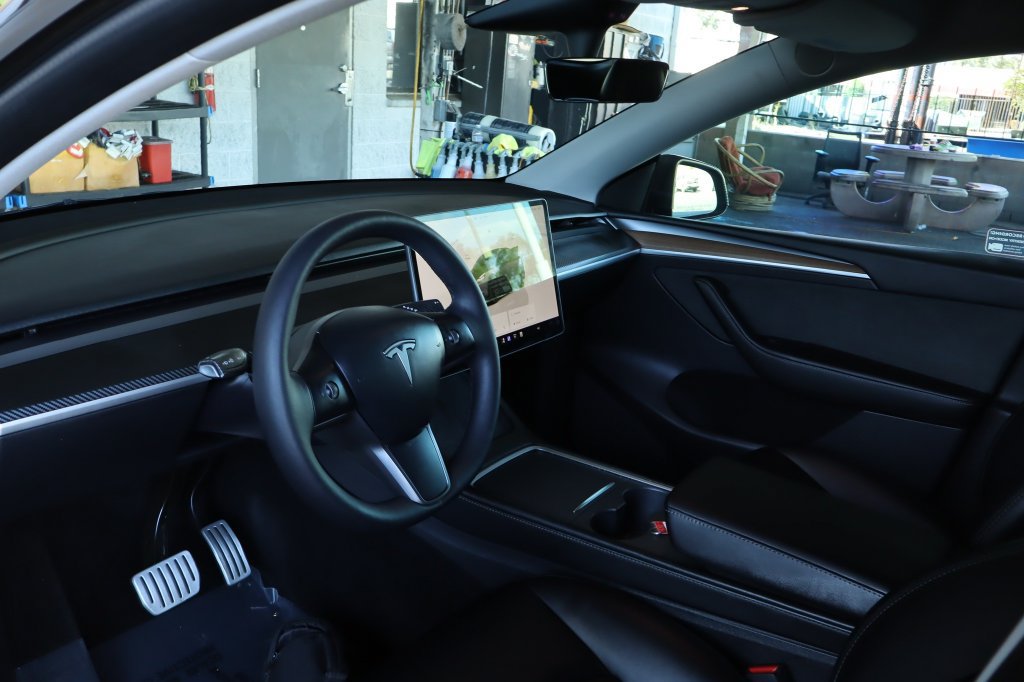 Used 2023 Tesla Model Y Performance AWD/4WD image 17