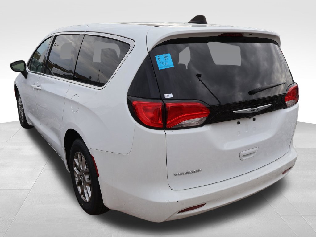 Used 2024 Chrysler Voyager LX FWD image 21