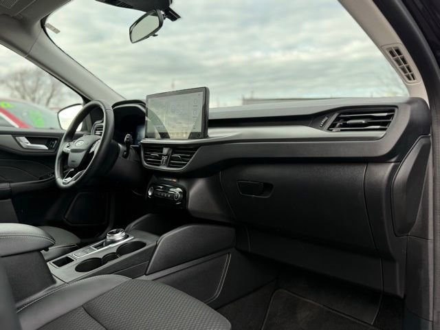 Used 2023 Ford Escape SE image 18