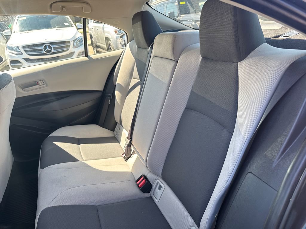 Used 2024 Toyota Corolla LE image 33