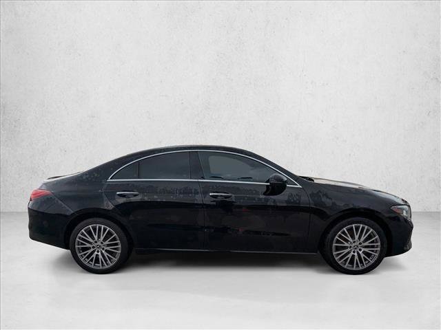 Used 2025 Mercedes-Benz CLA 250 image 4