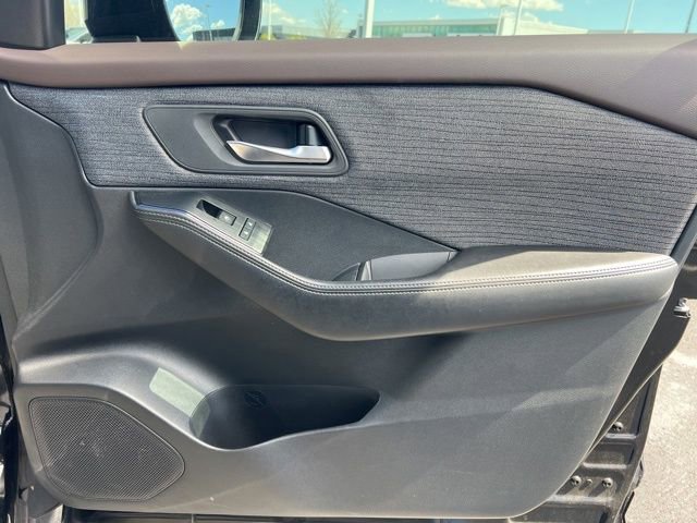 Used 2023 Nissan Rogue SV AWD/4WD image 30