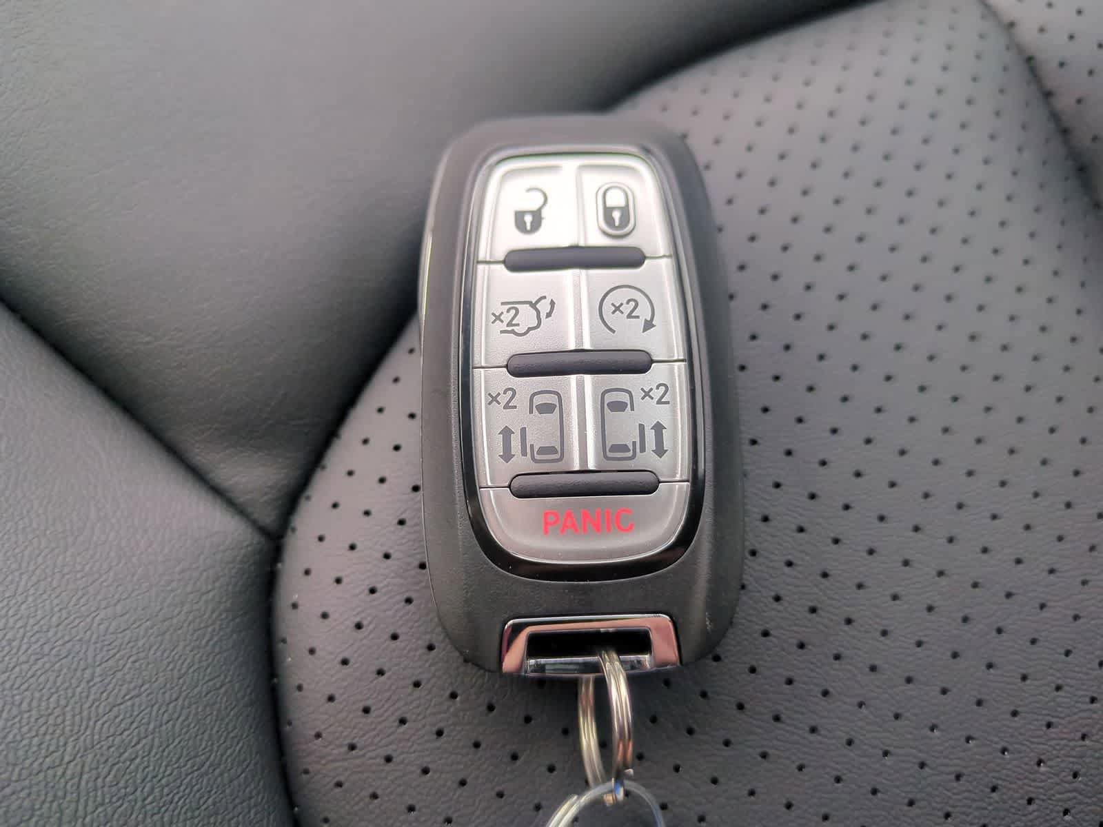 New 2027 Chrysler Pacifica Select FWD image 34