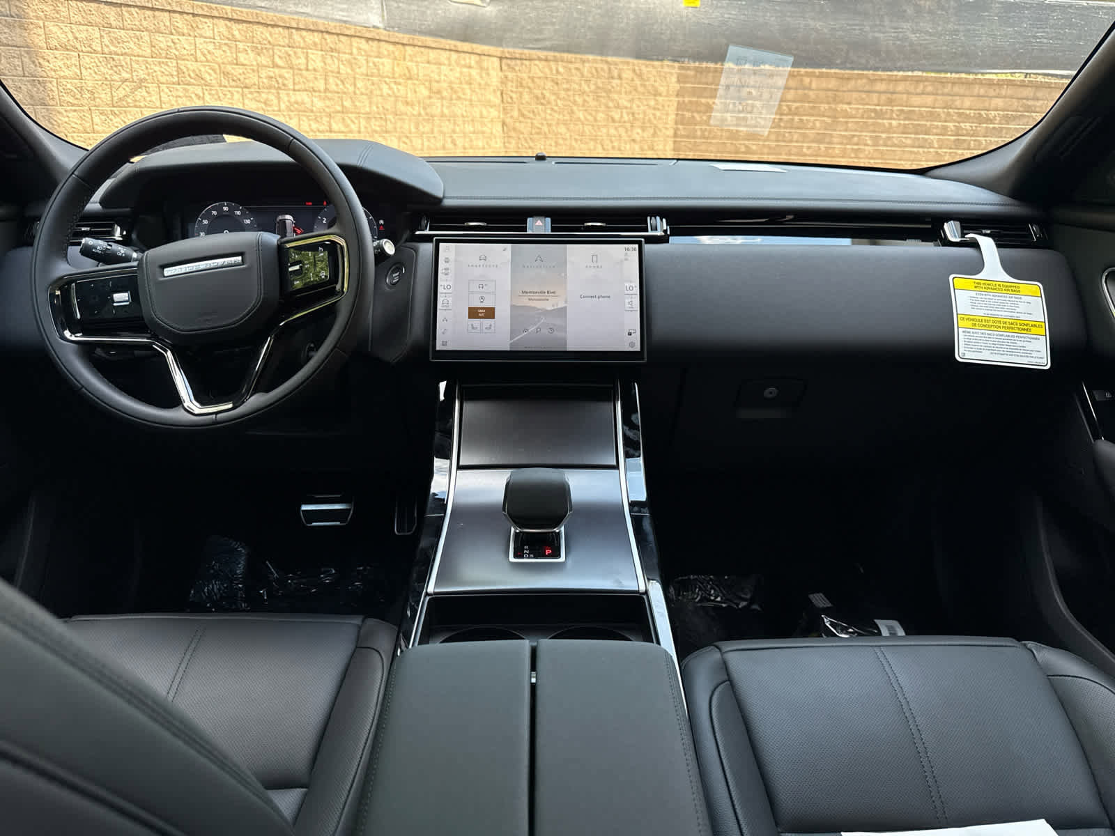 New 2026 Land Rover Range Rover Velar Dynamic SE image 8